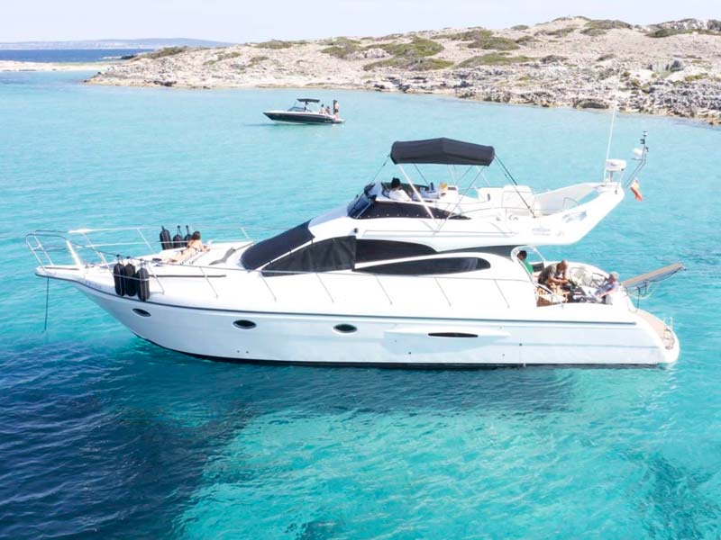 Empresa alquile barcos Ibiza Majestic-Sky-Boat Imagen empresa alquile barcos Ibiza Majestic-Sky-Boat